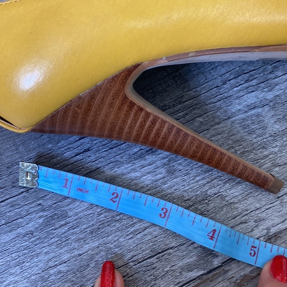 ✨4🛒 $20 ✨ Aldo Yellow Peep Toe Leather Platform Pumps Heels Sz. 36 EC 5" - Picture 10 of 14